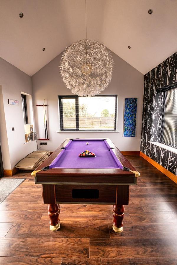House By The Sea & Golf Course Villa Енискроун Екстериор снимка