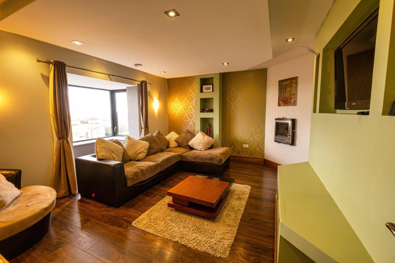 House By The Sea & Golf Course Villa Енискроун Екстериор снимка