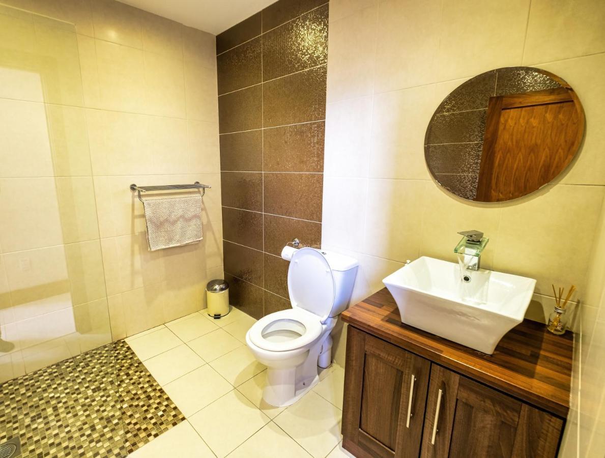 House By The Sea & Golf Course Villa Енискроун Екстериор снимка