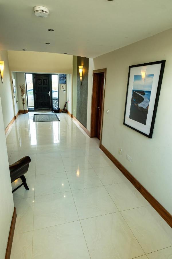 House By The Sea & Golf Course Villa Енискроун Екстериор снимка